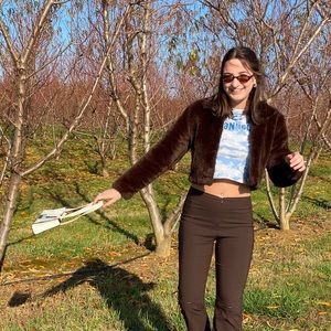 Meet your Posher, Logan